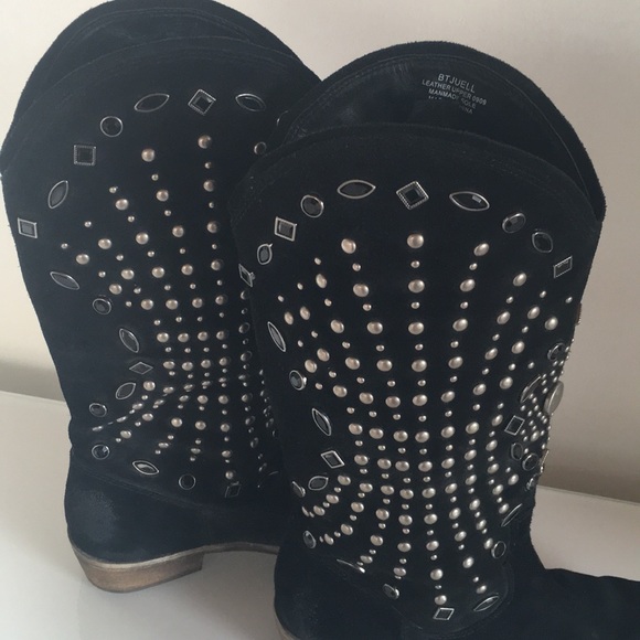 Gorgeous "Boutique" Blk Suede Studded Cowboy Boots - Picture 7 of 8